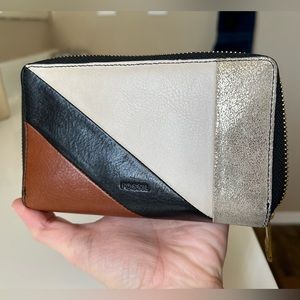 Fossil wallet